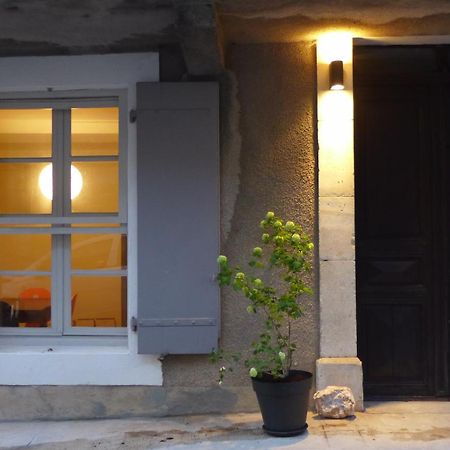 Le Ciel Par-Dessus Le Toit Bed & Breakfast Salavas Exterior photo