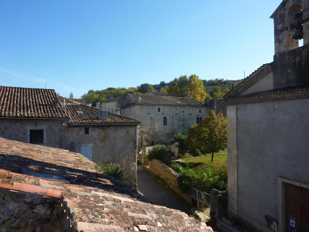 Le Ciel Par-Dessus Le Toit Bed & Breakfast Salavas Exterior photo